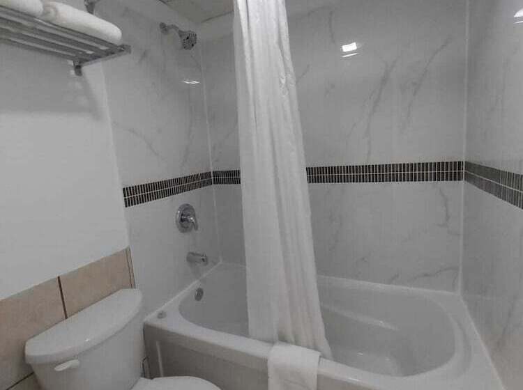 فندق على الطريق Arnprior Motor Inn