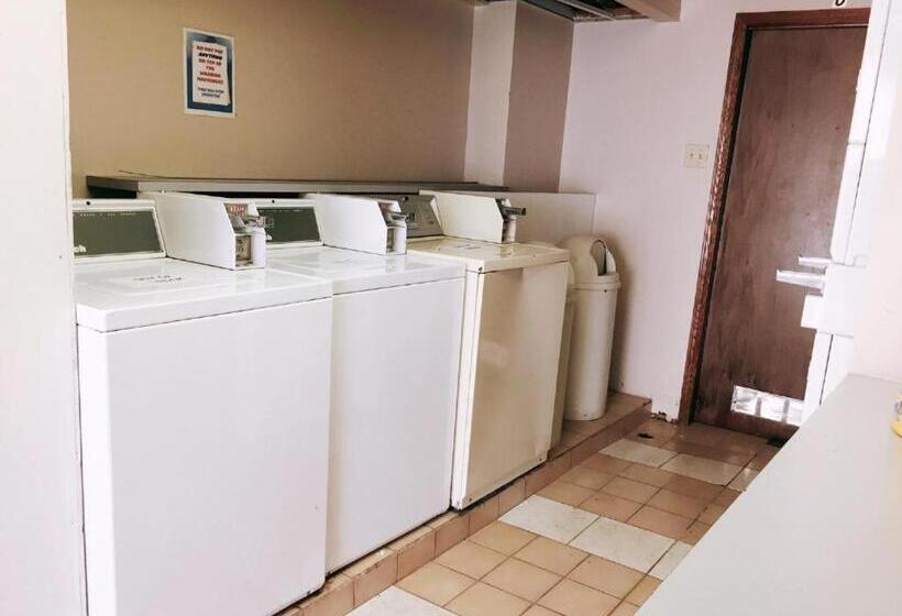 فندق على الطريق Hi Valley Motor Inn