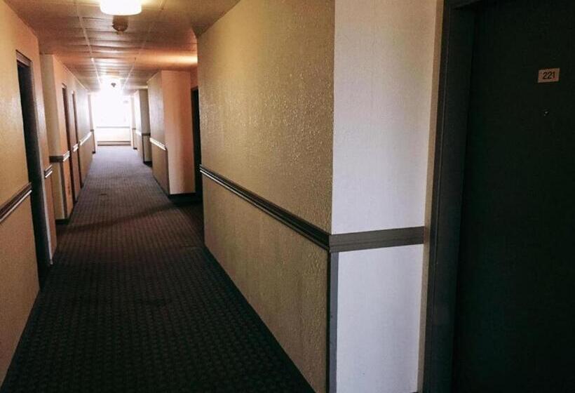 فندق على الطريق Hi Valley Motor Inn