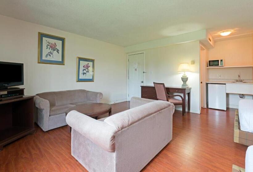 فندق على الطريق Leelas Villa Inn Flesherton