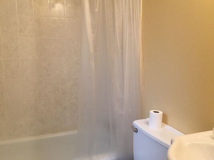 فندق على الطريق Meaford Inn