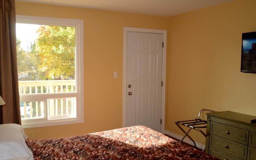 فندق على الطريق Meaford Inn