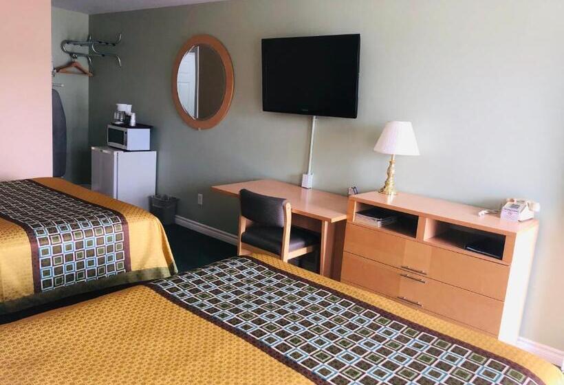 فندق على الطريق Perth Plaza Inn & Suites