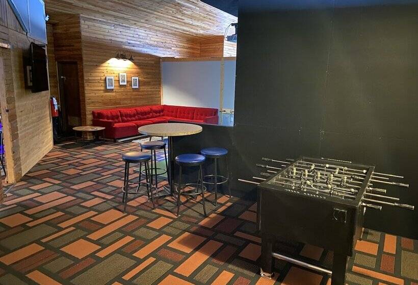 מוטל Vegreville Garden Inn