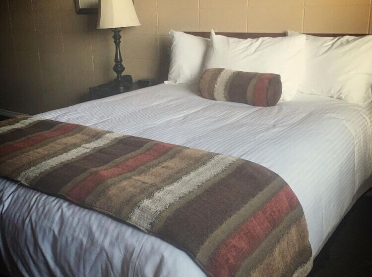 מוטל Vegreville Garden Inn