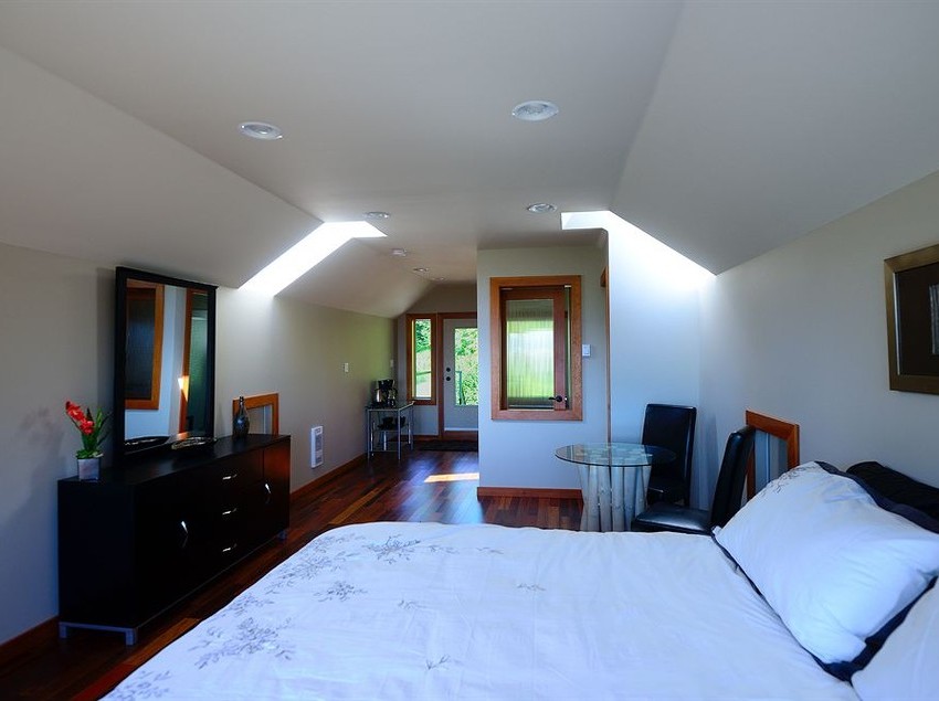 Points West Oceanfront Resort