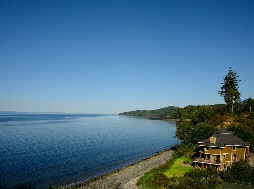 Points West Oceanfront Resort