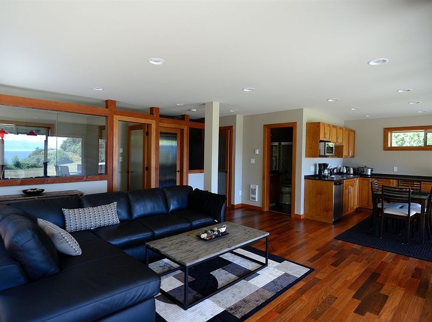 Points West Oceanfront Resort