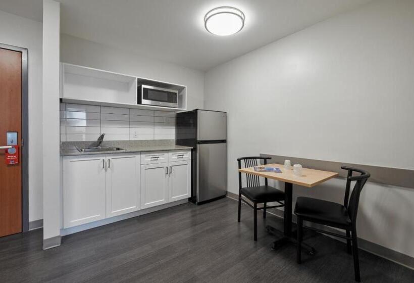 Residence & Conference Centre   King City