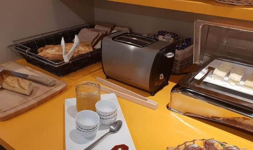 Royal Hotel Versailles