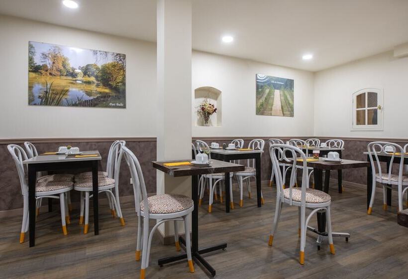 Royal Hotel Versailles