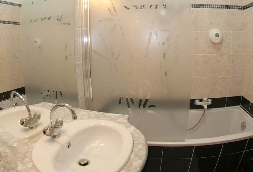 Royal Hotel Versailles