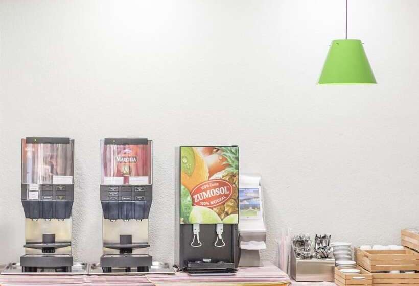 Albergue Inturjoven Chipiona   Hostel