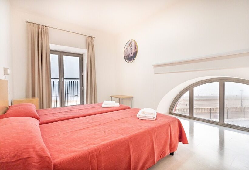 Albergue Inturjoven Chipiona   Hostel