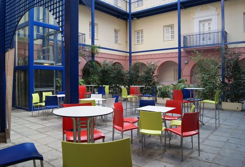 Albergue Inturjoven Huelva   Hostel