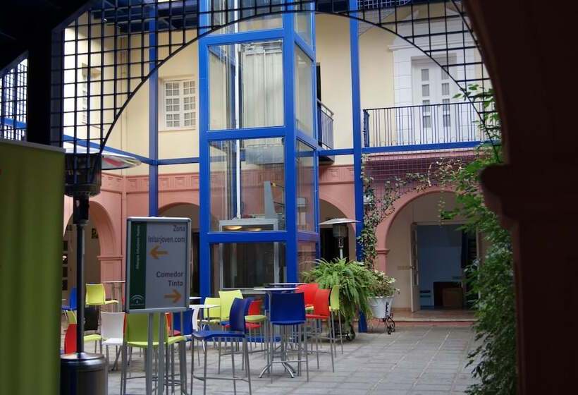 Albergue Inturjoven Huelva   Hostel