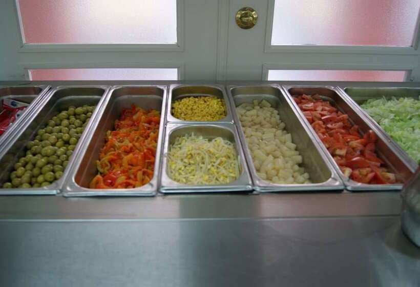 Albergue Inturjoven Huelva   Hostel