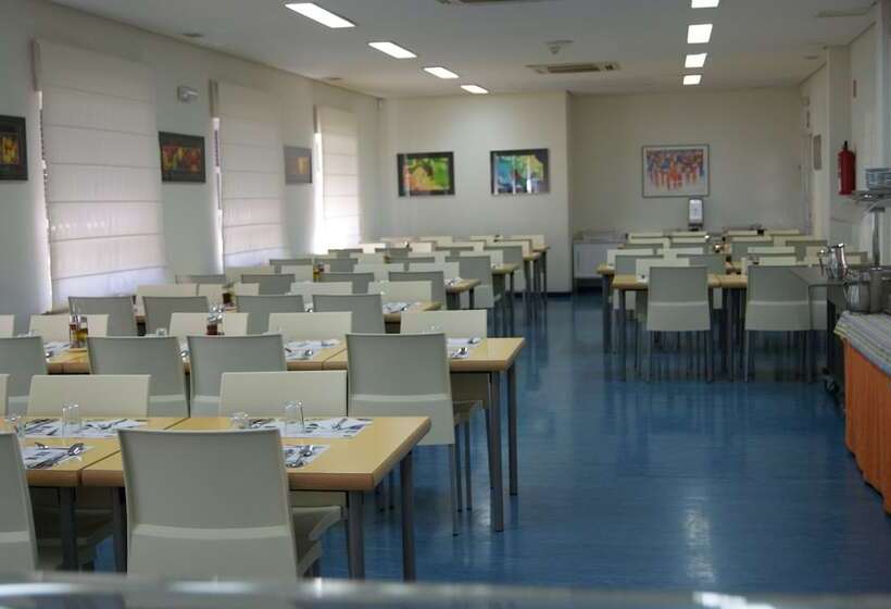 Albergue Inturjoven Huelva   Hostel