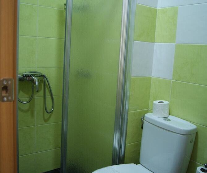 Albergue Inturjoven Huelva   Hostel