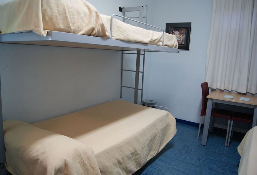 Albergue Inturjoven Huelva   Hostel