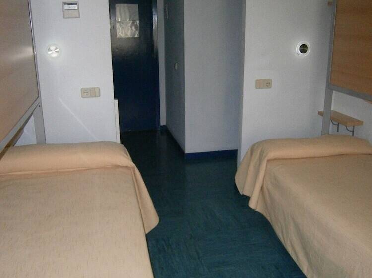 Albergue Inturjoven Huelva   Hostel