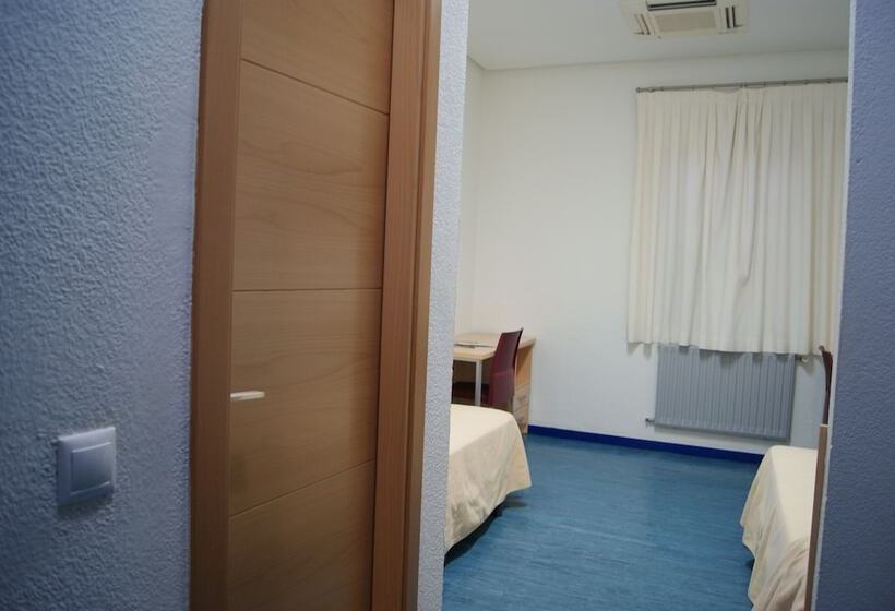 Albergue Inturjoven Huelva   Hostel