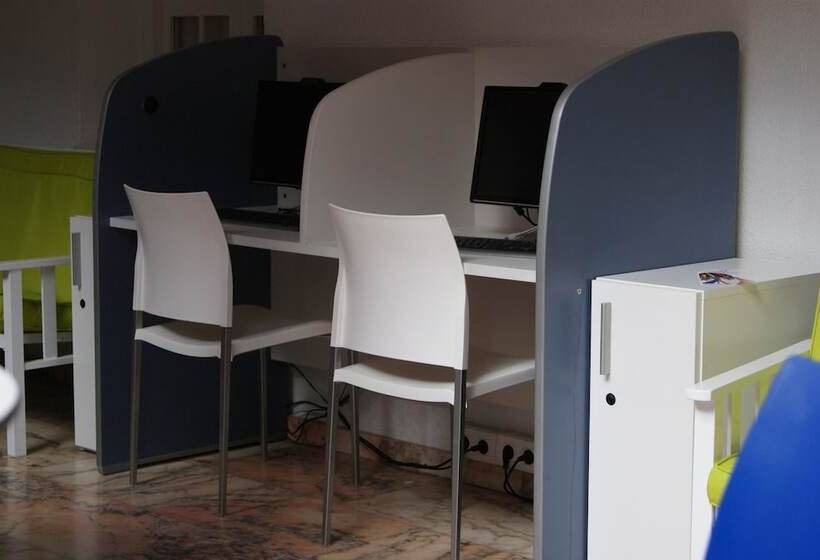 Albergue Inturjoven Huelva   Hostel