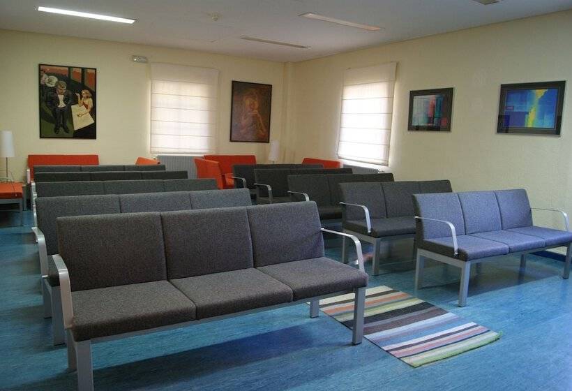 Albergue Inturjoven Huelva   Hostel