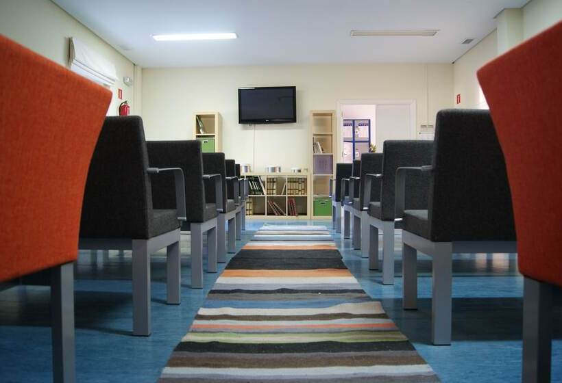 Albergue Inturjoven Huelva   Hostel