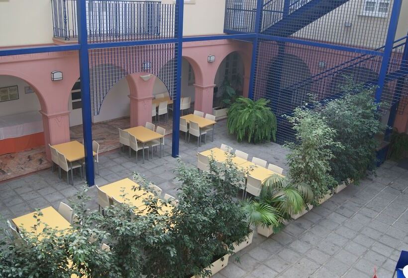 Albergue Inturjoven Huelva   Hostel