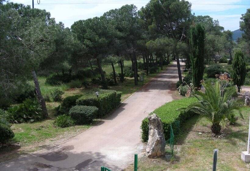 Общежитие Villaggio Camping Nurral