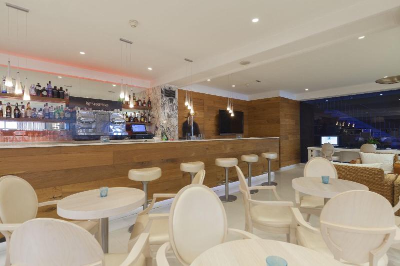 Apartamentos Canyelles Marina 3000