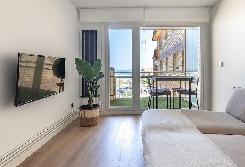 Apartamentos La Arena