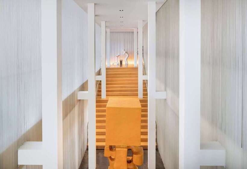 Art Otel Amsterdam, Powered By Radisson Hotels