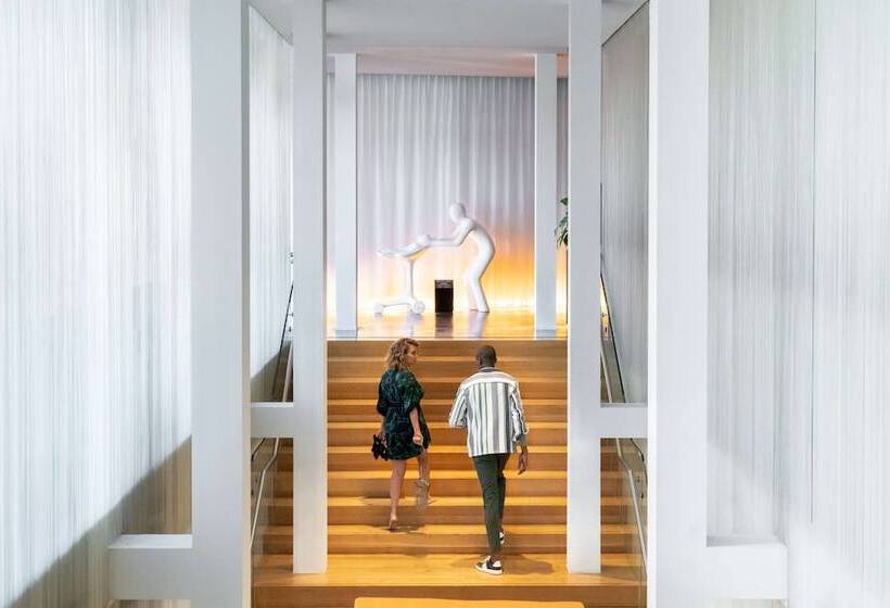 Art Otel Amsterdam, Powered By Radisson Hotels