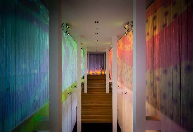 Art Otel Amsterdam, Powered By Radisson Hotels