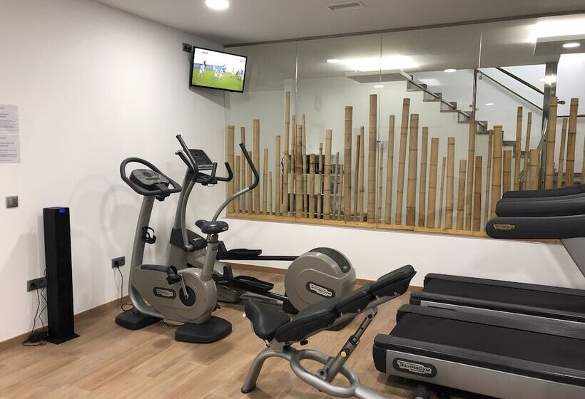 Flamingo Beach Resort   Adults Recommended