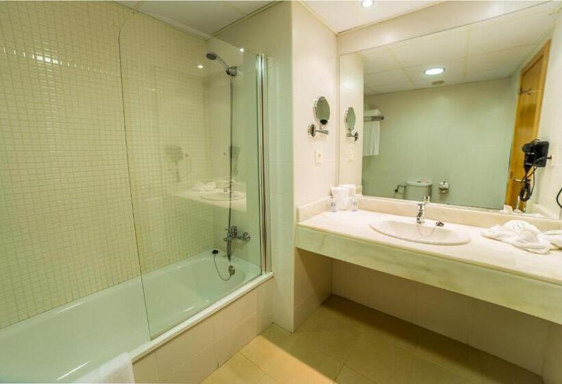 Отель Adaria Vera