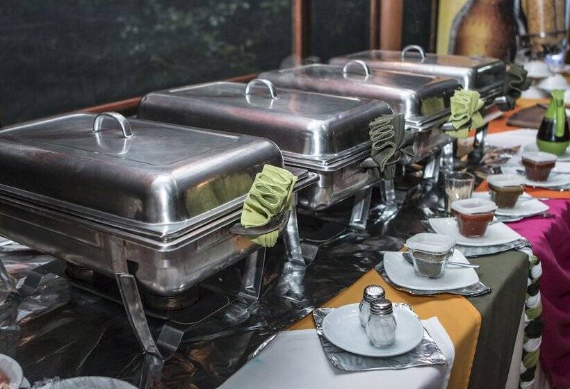 Отель Aninga Lodge