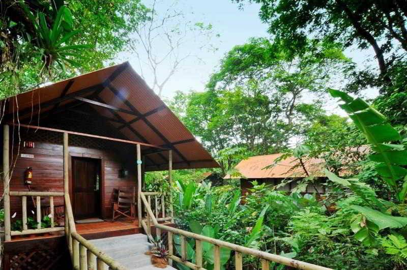 Отель Aninga Lodge