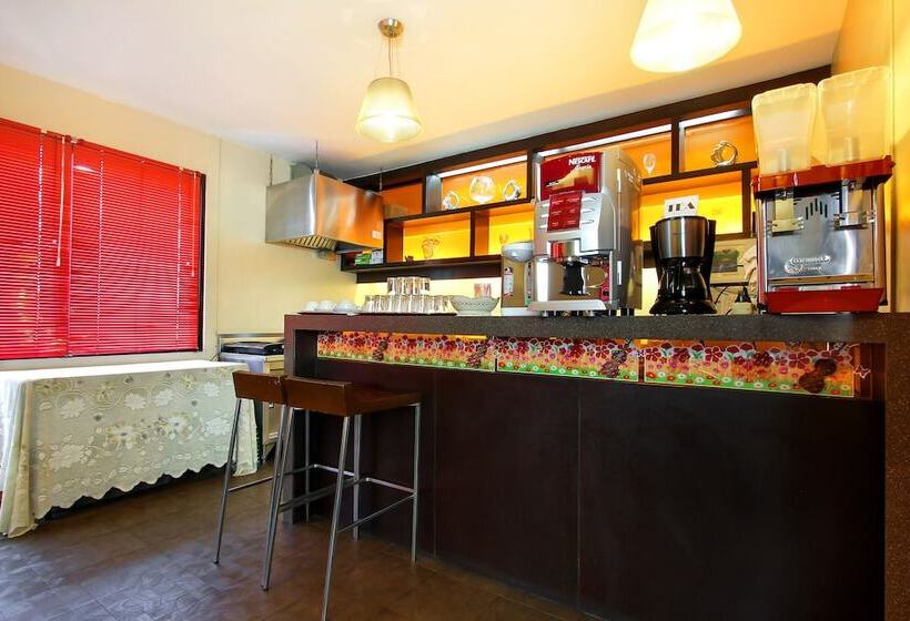 Отель Bally Suite Silom