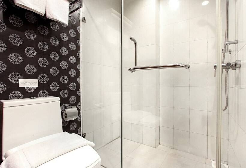 Отель Bally Suite Silom