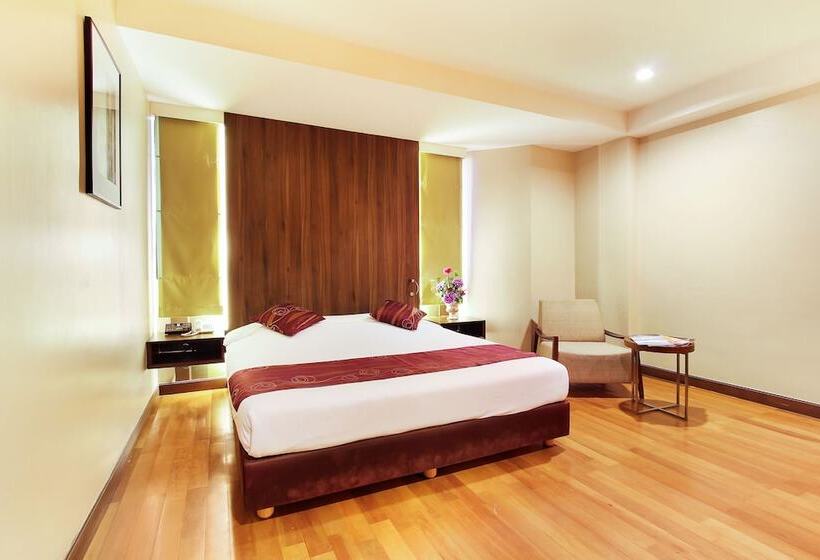 Отель Bally Suite Silom