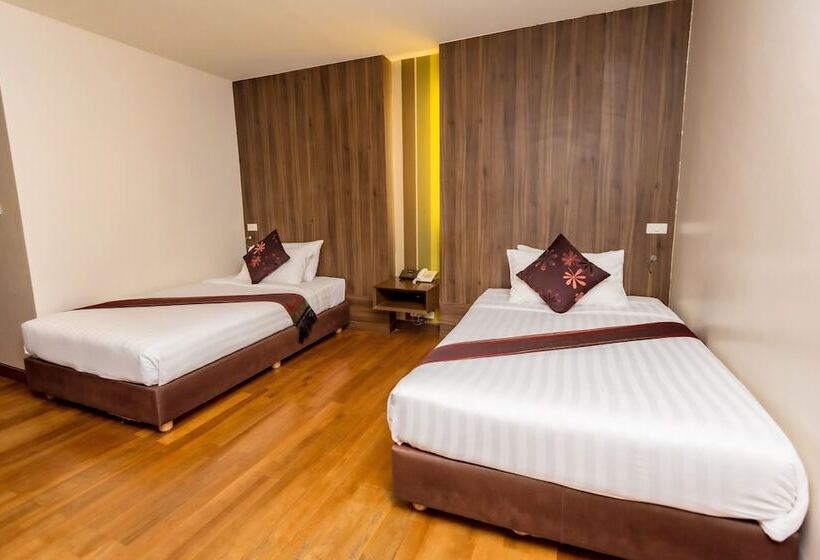 Отель Bally Suite Silom