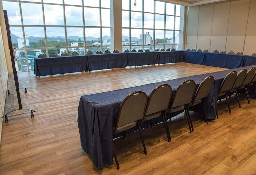 هتل Canasvieiras In   Hci