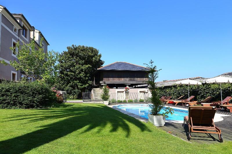 Отель Casa De Castro