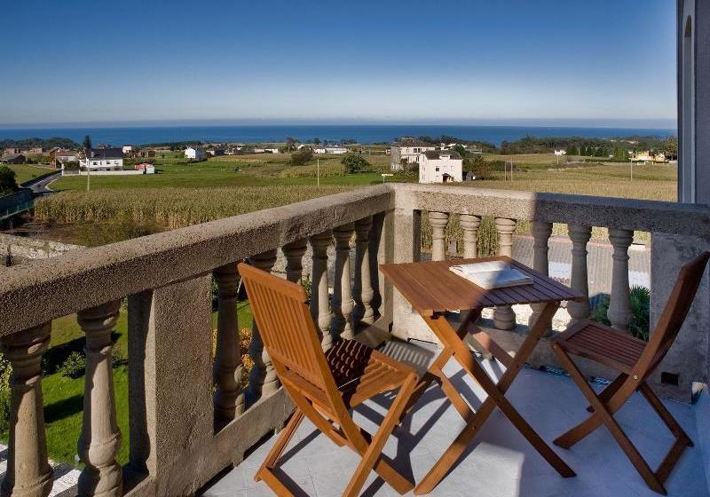 Отель Casa De Castro