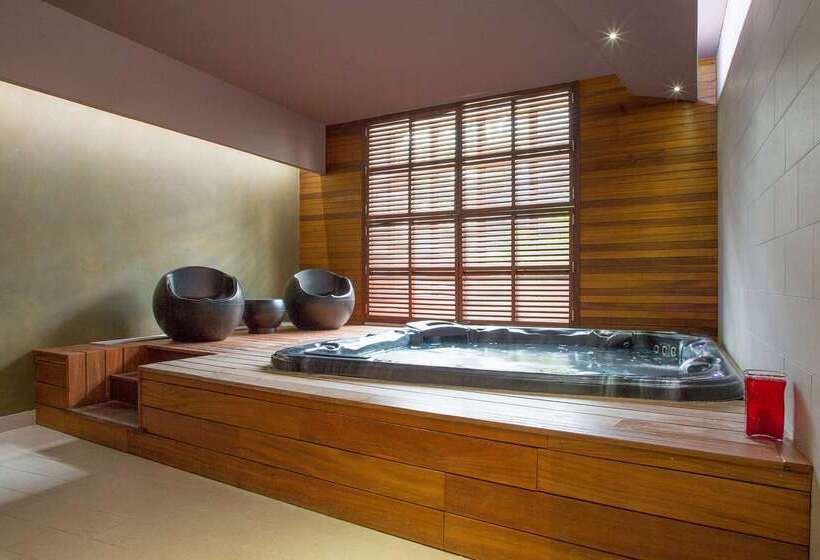 בית מלון כפרי Clos De Vallombreuse, The Originals Relais