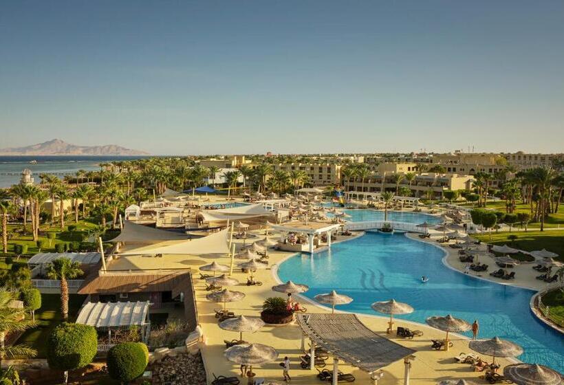 ホテル Coral Sea Holiday Resort And Aqua Park