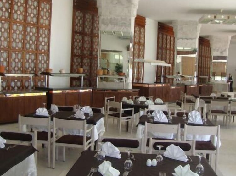 هتل Corniche Palace